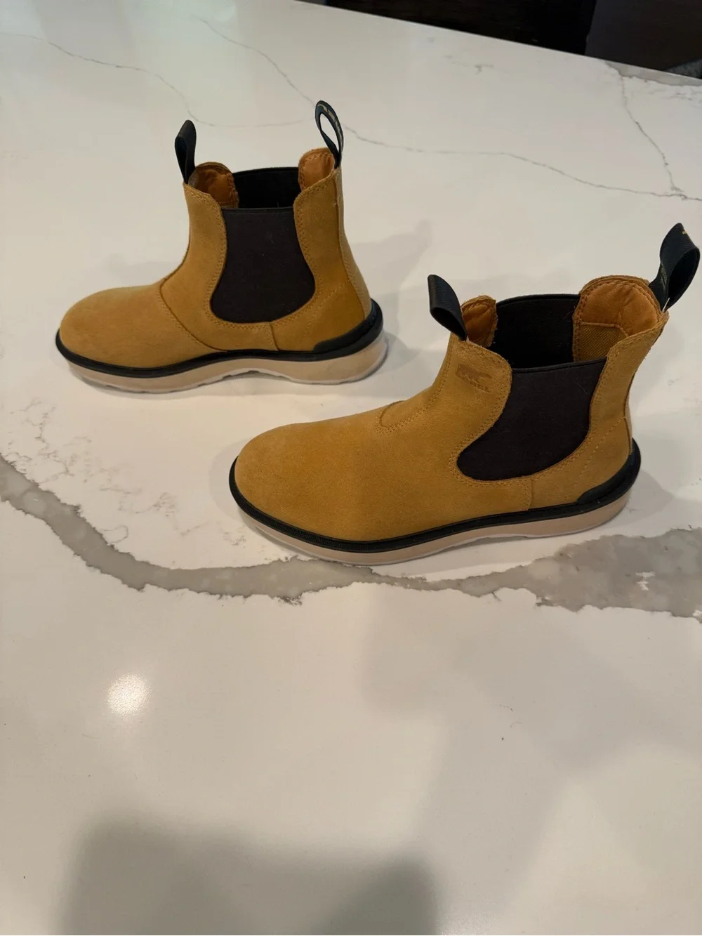 SOREL Hi-Line Chelsea Waterproof Suede Boots Geo Yellow 9.5 Worn once